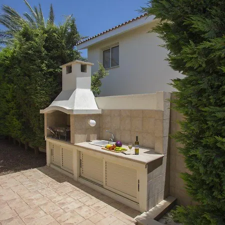 The Ultimate Guide To Renting Your 5 Star Larnaca 03 *