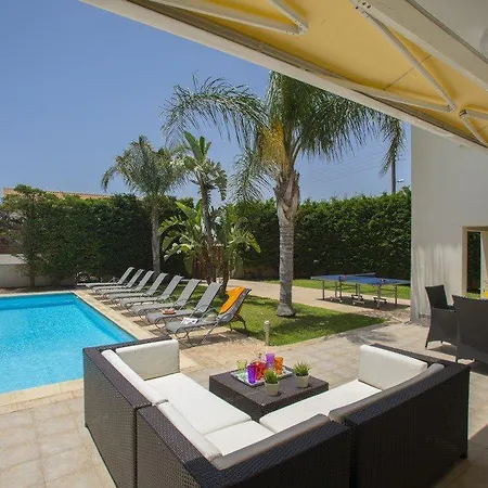 Villa The Ultimate Guide To Renting Your 5 Star Larnaca 03 *