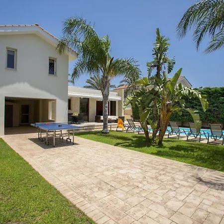 The Ultimate Guide To Renting Your 5 Star Larnaca 03