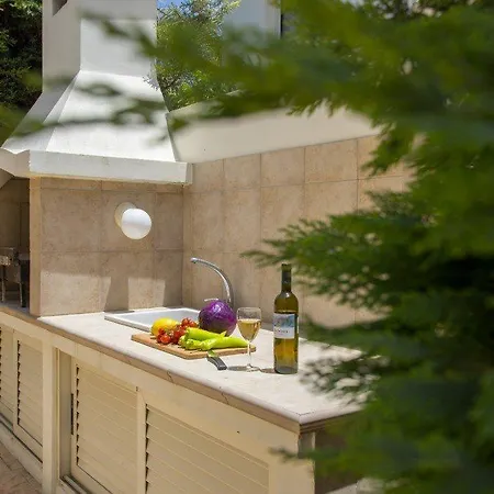 The Ultimate Guide To Renting Your 5 Star Larnaca 03