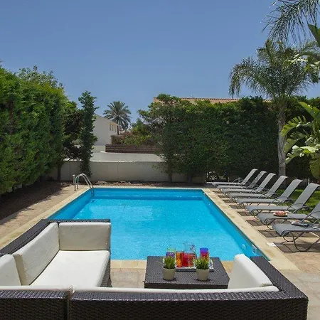 The Ultimate Guide To Renting Your 5 Star Larnaca 03 Periwolia